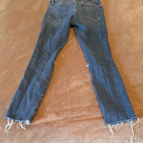Good American Distressed Dark Blue Skinny Jeans - Picture 6 of 6